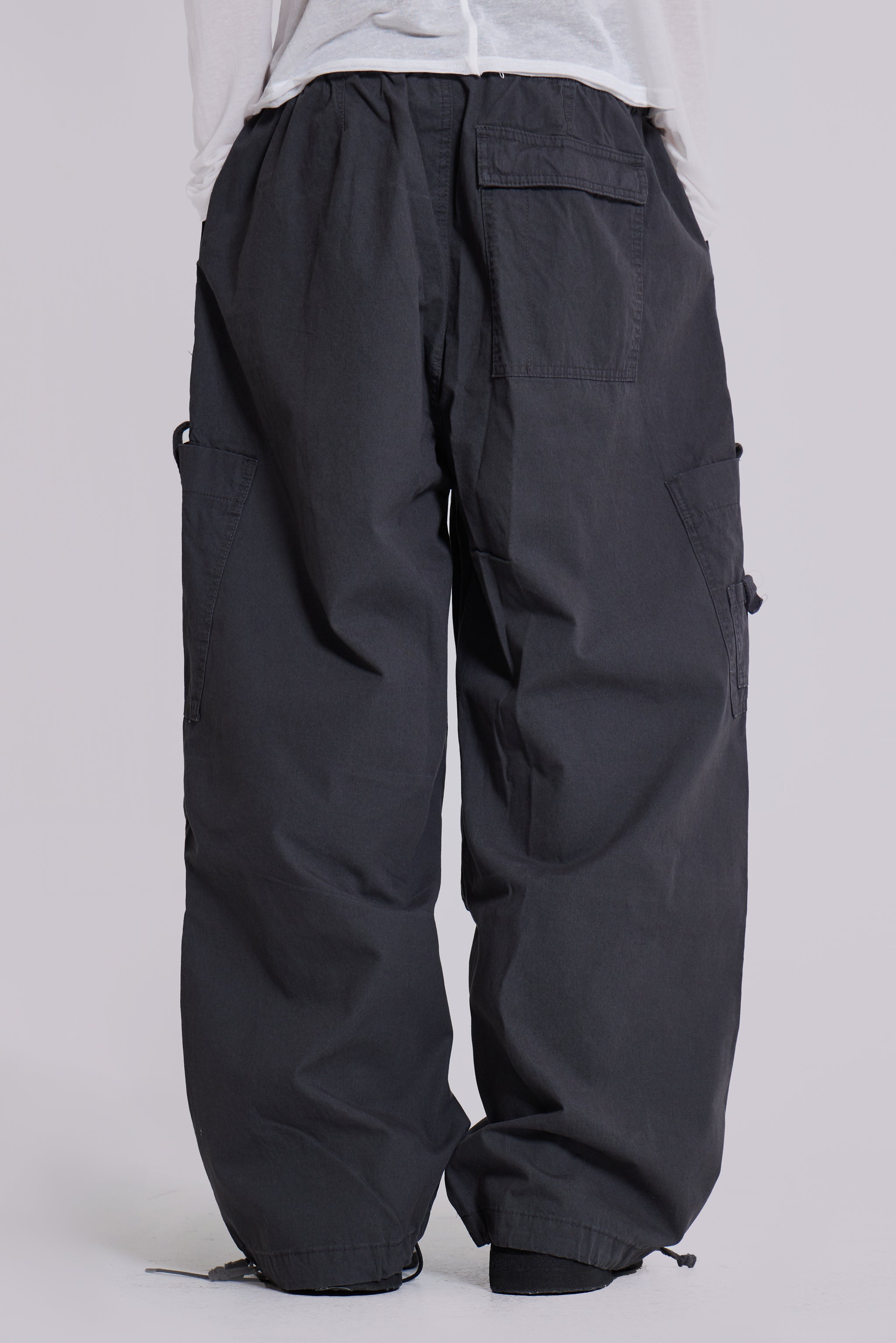 Mid Rise Parachute Cargo Pants in Gray