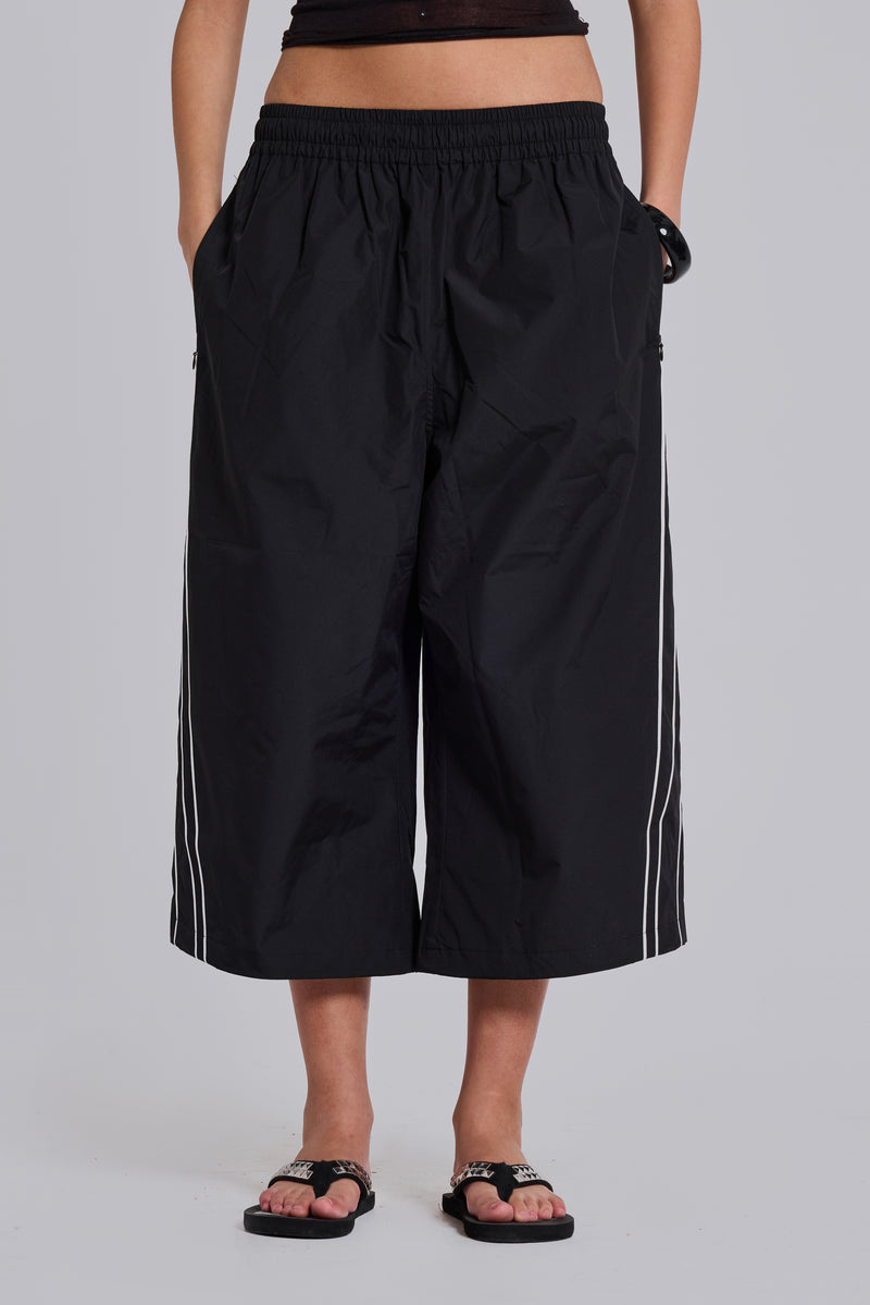 Black Vapor 3/4 Shorts | Jaded London | Clothing
