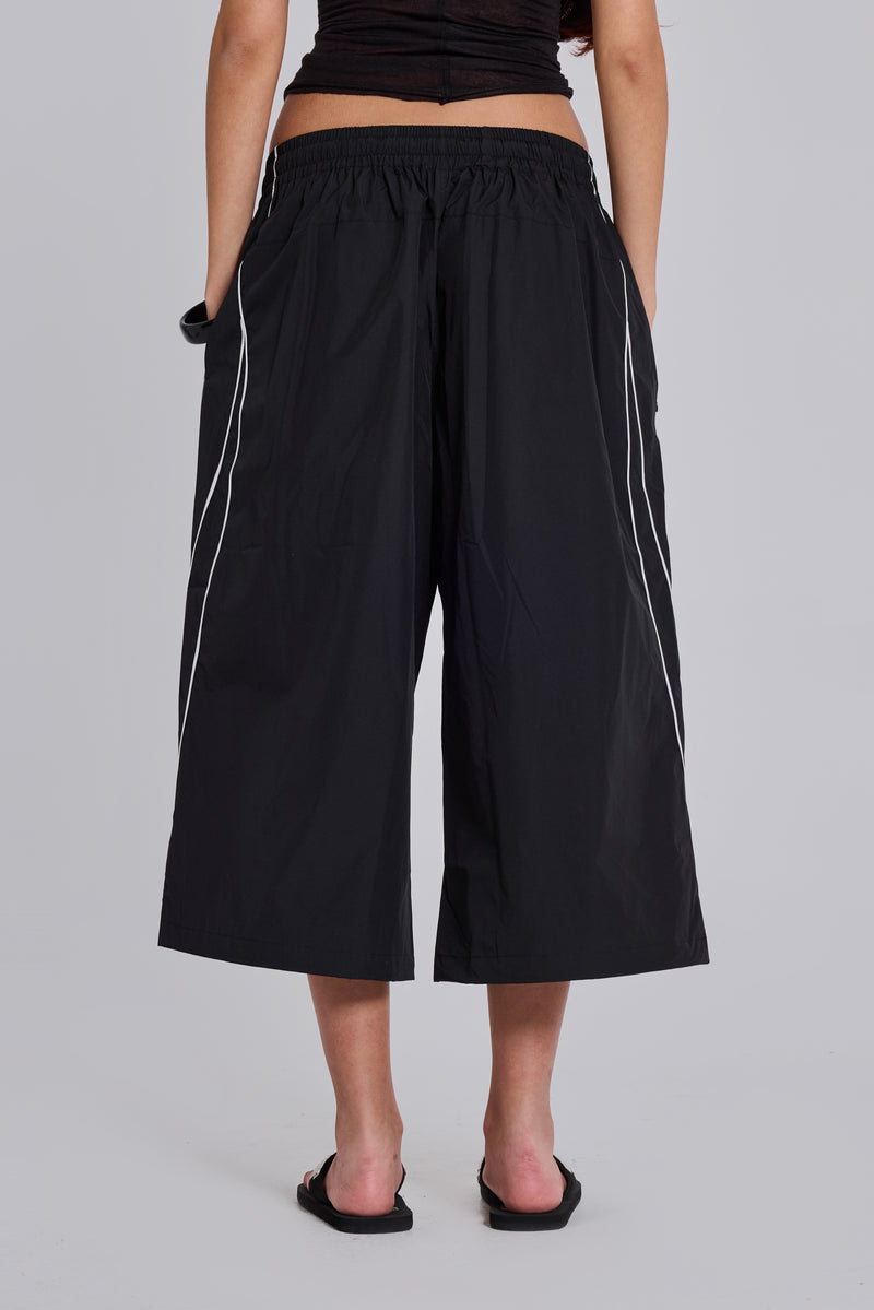 Black Vapor 3/4 Shorts | Jaded London | Clothing