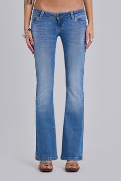 Kelsey Low Rise Slim Fit  Bootcut Jeans in Mid Wash - W25 / Blue