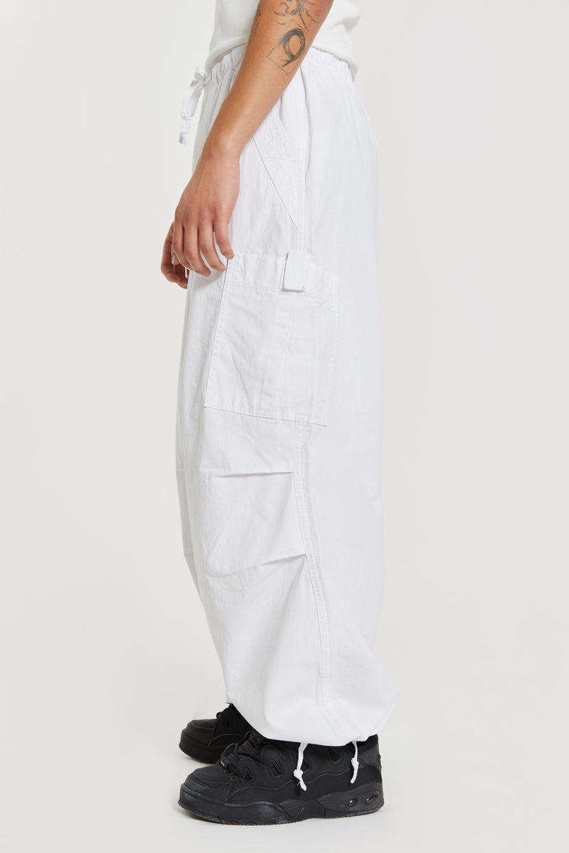 Jaded London OVERSIZED PARACHUTE PANTS - Cargo trousers - white