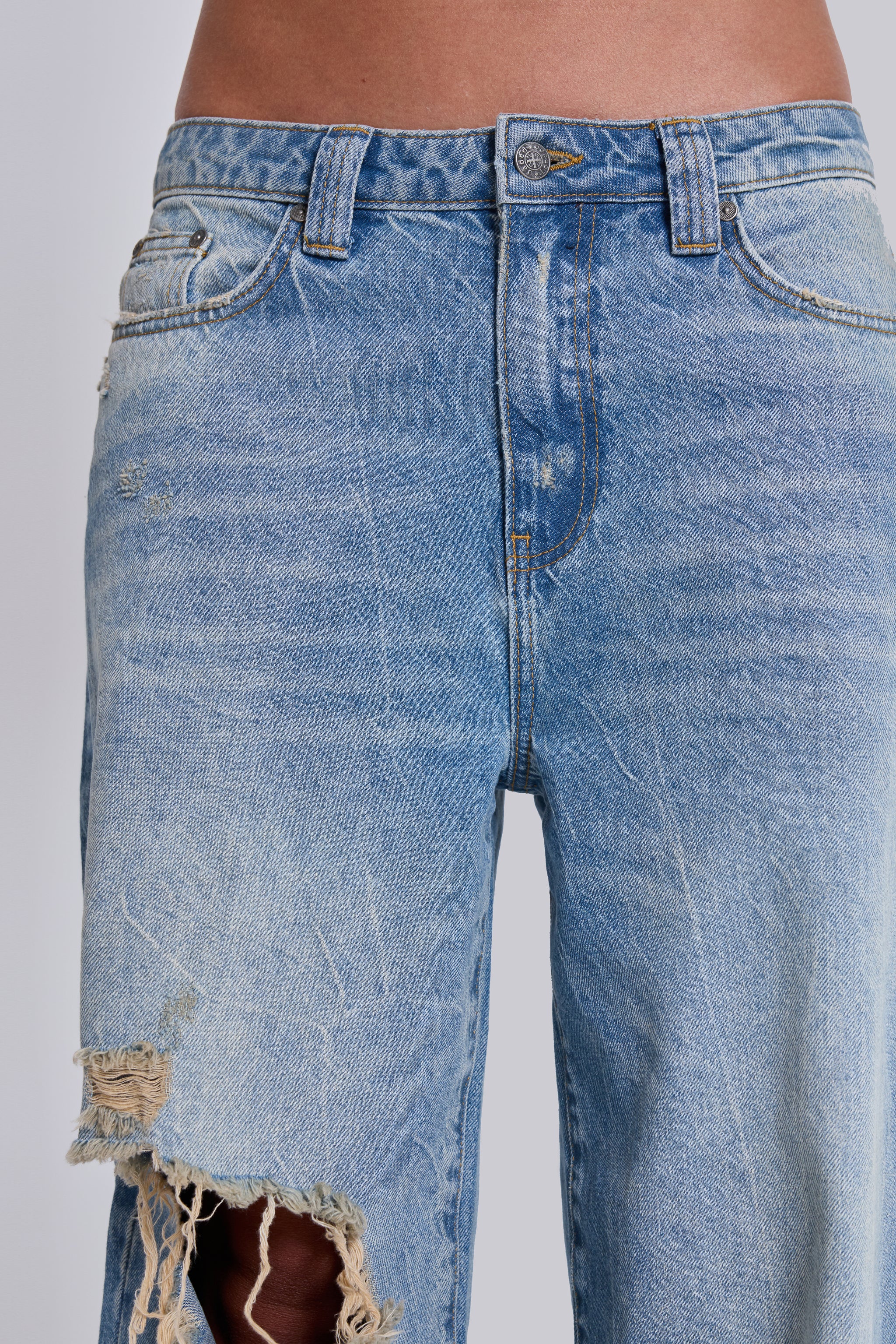 Sonic Jeans in Light Wash