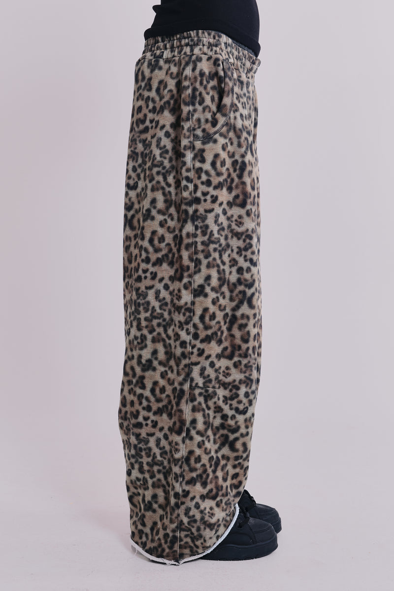 Airbrush Leopard Monster Joggers