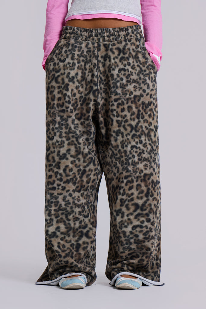 Airbrush Leopard Monster Joggers