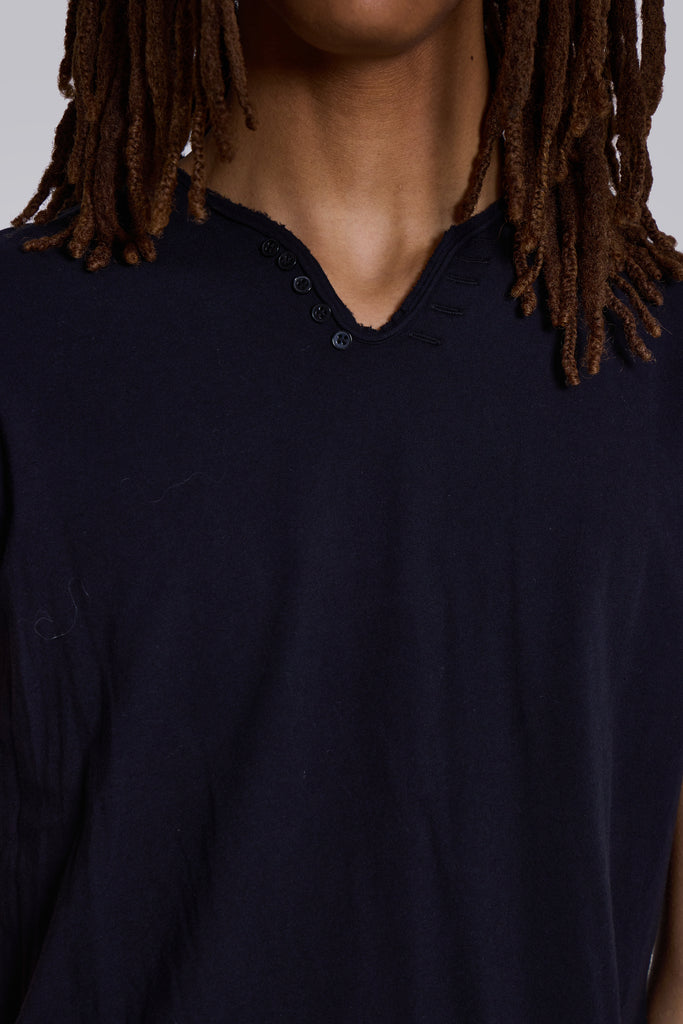 Kerri Henley T-Shirt in Black