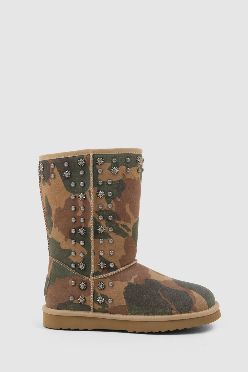 Bolted Stud Shearling Boots in Camo