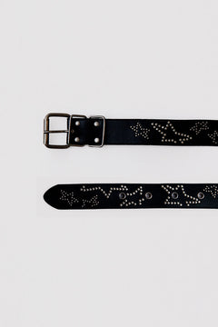 This black leather belt features silver start studded detail. 